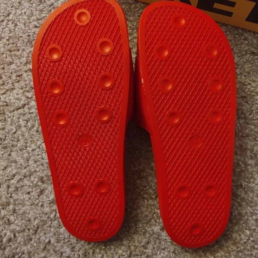 Chinatown Market Smiley Red Men's Slides NWB